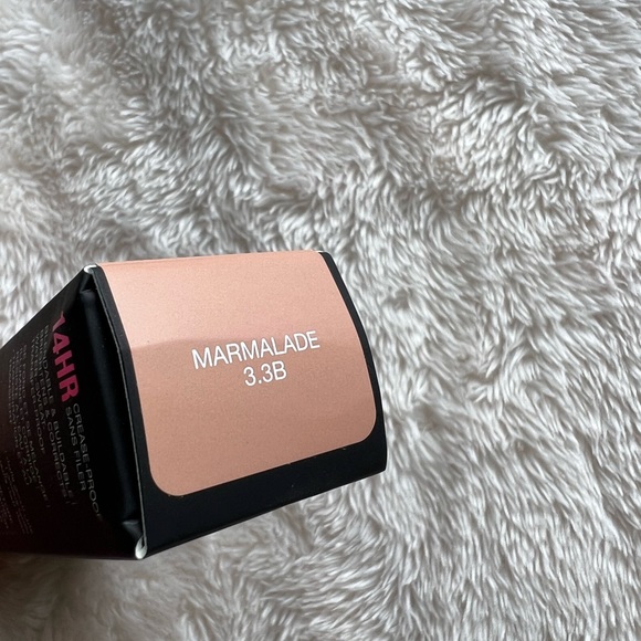 HUDA BEAUTY #FauxFilter Concealer - Shade 3.3B - Brand New - Picture 2 of 2